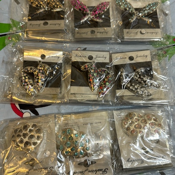 Mix and Match 5/$10 Boutique Earrings: Studs or Dangling - Picture 5 of 8